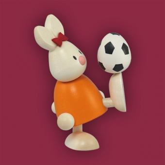 Hobler Osterhase Kaninchen Emma mit Fußball 