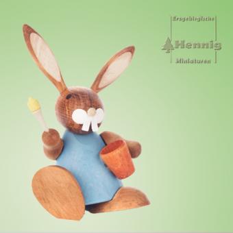 Hennig Miniaturen Hase mit Eimer und Pinsel blau 