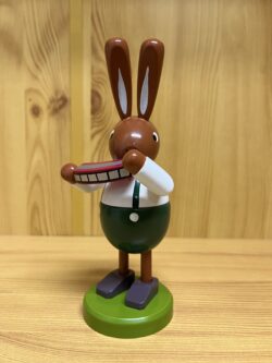 Leichsenring Hase mit Mundharmonika