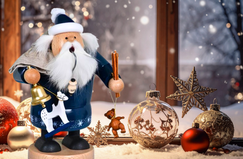 Weihnachtsmann in Blau